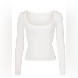 SKIMS: new vintage scoop long sleeve shit: color marble NWT